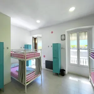  Hostel Downtown River